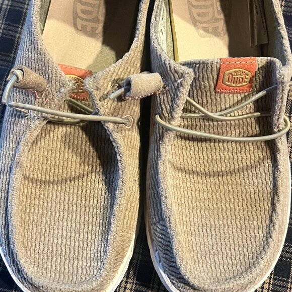 Size 6 Kids Hey Dudes - Picture 5 of 5